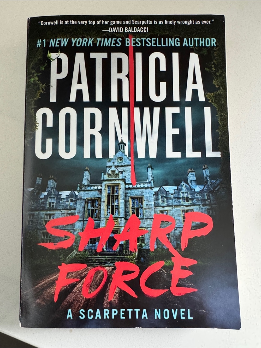 Sharp Force - a Scarpetta novel - Patricia Cornwell - softcover